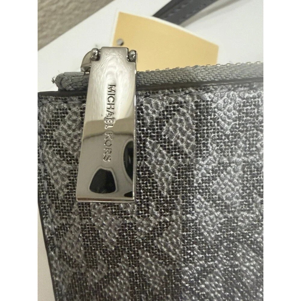 Michael Kors Jet Set Travel Double Zip Wristlet Pearl Grey Silver NWT